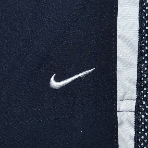 SOLD!!  Nike athletic pants with 4 pockets!! - Picture 3 of 8